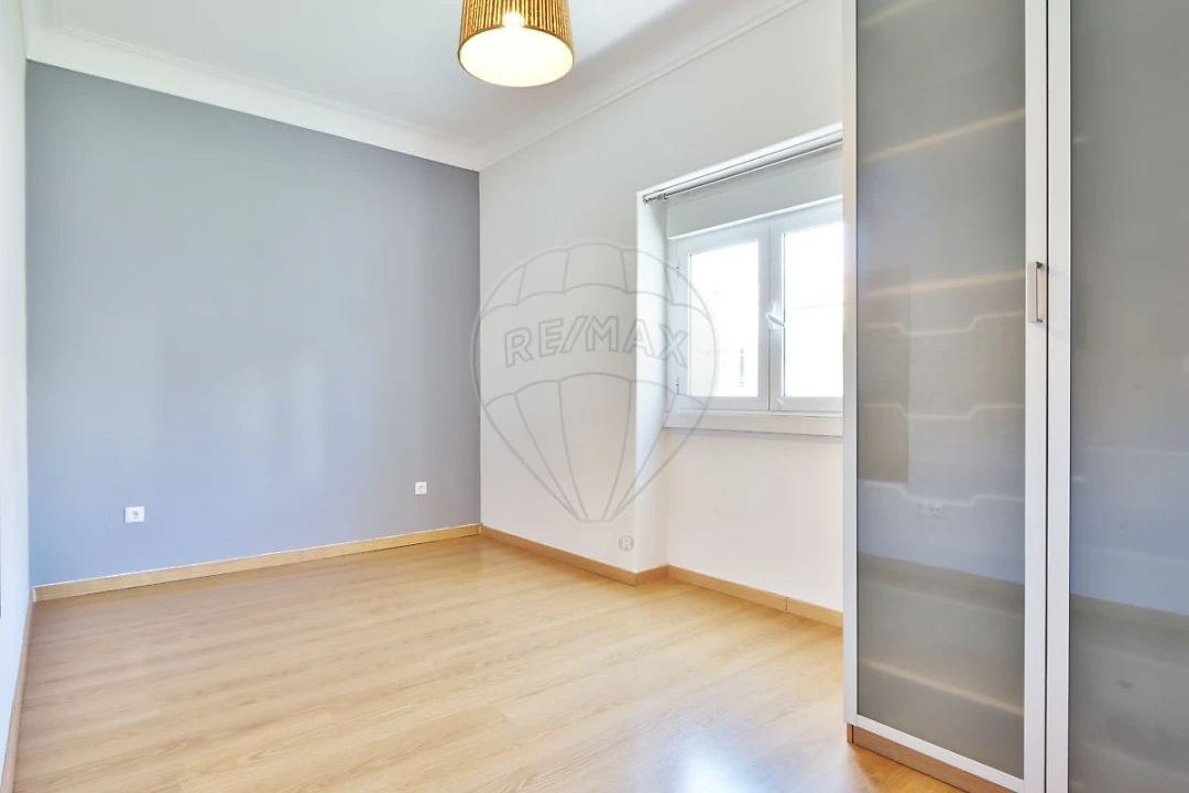 Apartamento T2 para Venda em Benfica Foto 9