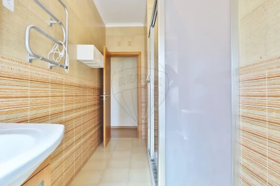 Apartamento T2 para Venda em Benfica