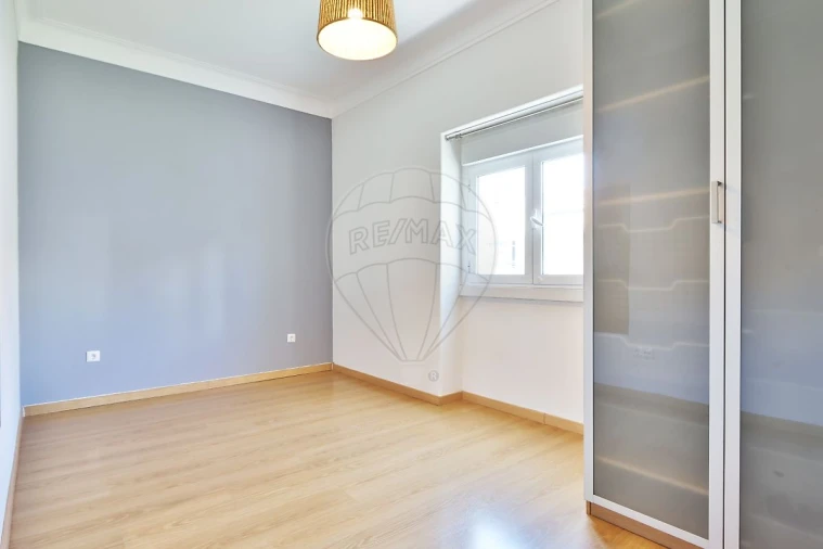 Apartamento T2 para Venda em Benfica Foto 9