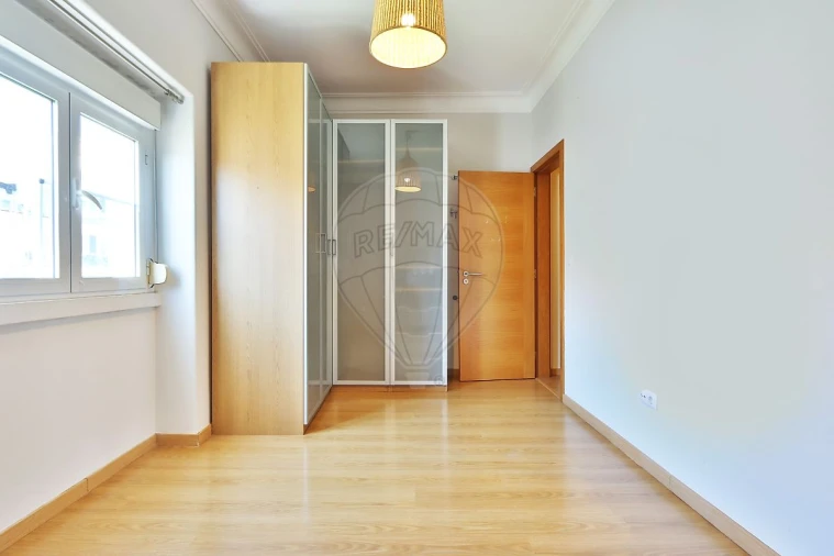 Apartamento T2 para Venda em Benfica Foto 8