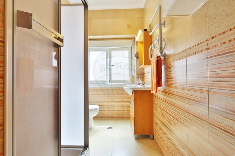 Apartamento T2 para Venda em Benfica Foto 14