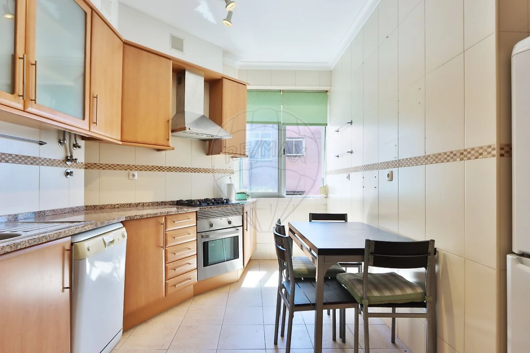 Apartamento T2 para Venda em Benfica Foto 7