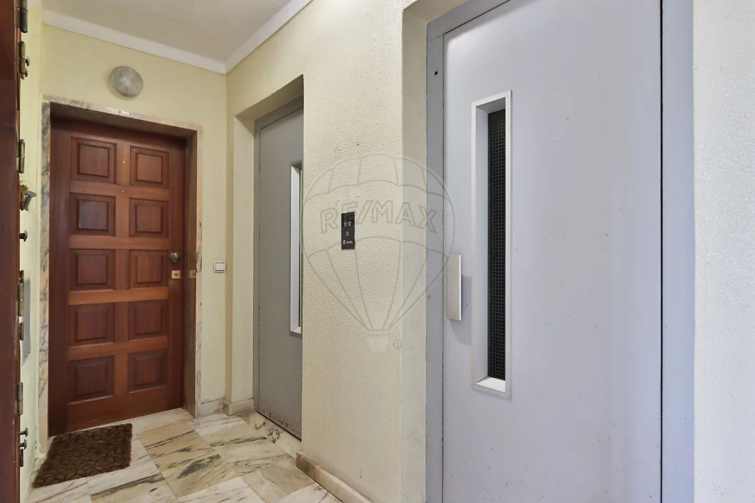 Apartamento T3 para Venda em Rio de Mouro Foto 20