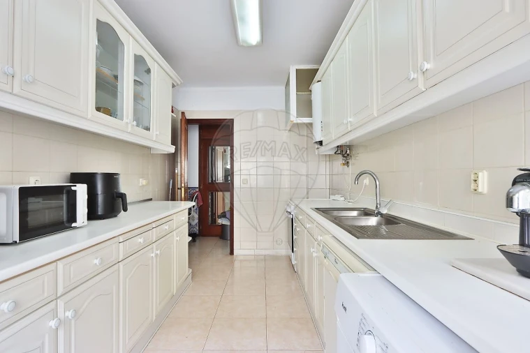 Apartamento T3 para Venda em Rio de Mouro Foto 7