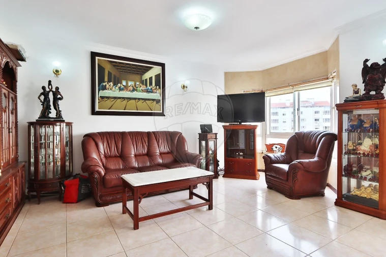 Apartamento T3 para Venda em Rio de Mouro Foto 5