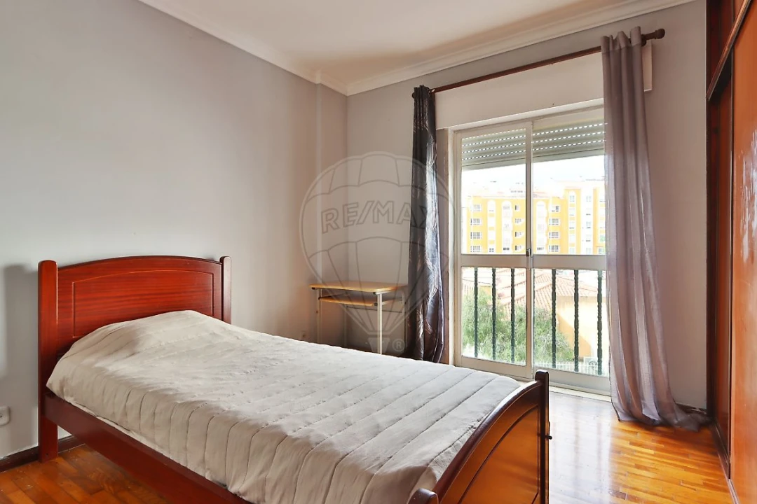 Apartamento T3 para Venda em Rio de Mouro Foto 12