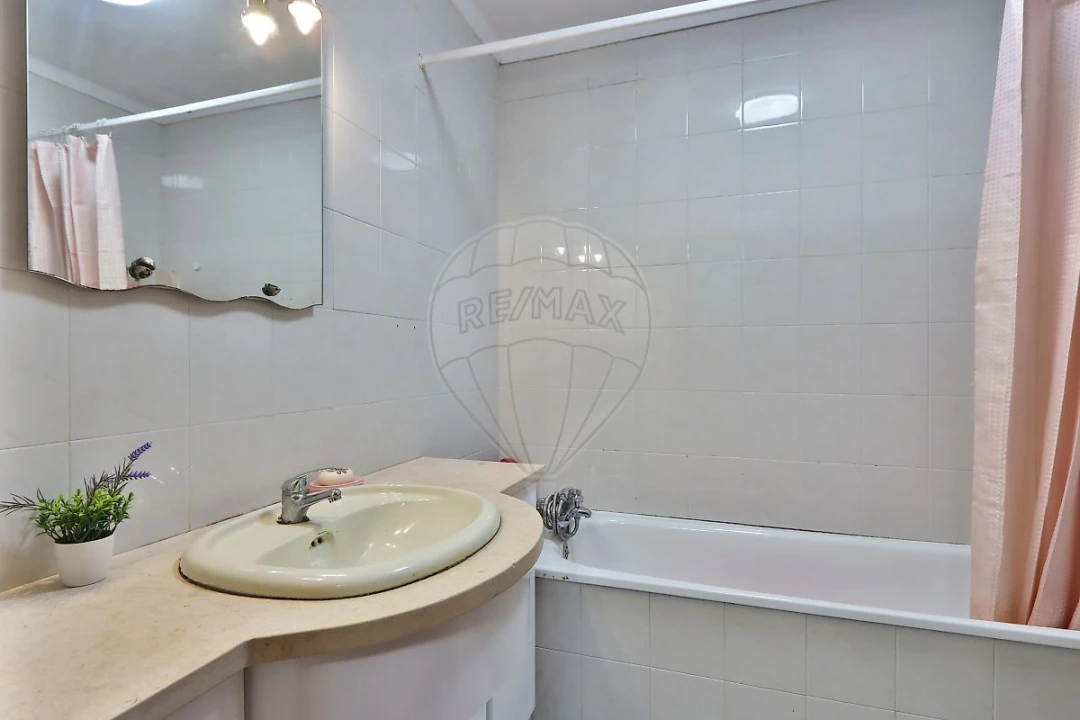 Apartamento T2 para Venda em Algueirão-Mem Martins Foto 18