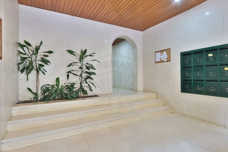 Apartamento T2 para Venda em Algueirão-Mem Martins Foto 20
