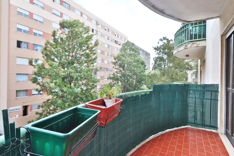 Apartamento T2 para Venda em Algueirão-Mem Martins Foto 15