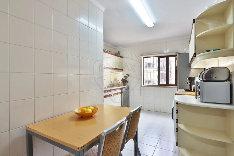 Apartamento T2 para Venda em Algueirão-Mem Martins Foto 4