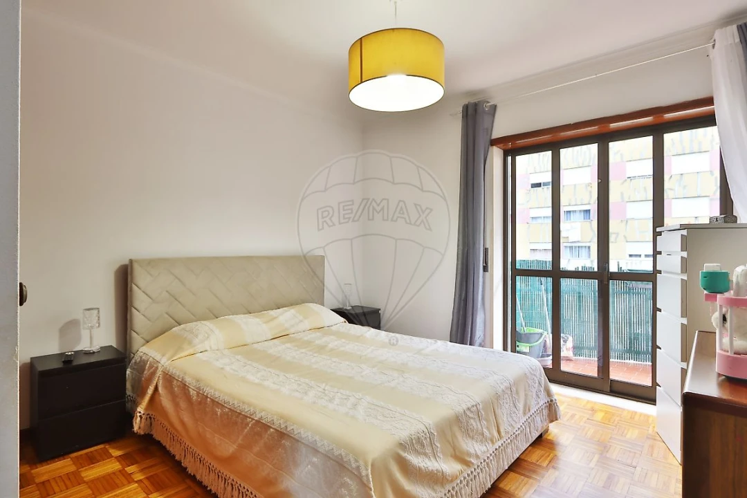 Apartamento T2 para Venda em Algueirão-Mem Martins Foto 10