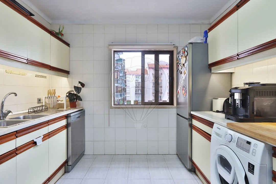 Apartamento T2 para Venda em Algueirão-Mem Martins Foto 6