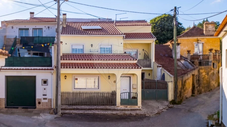 Moradia T3 para Venda em Aldeia Galega da Merceana e Aldeia Gavinha