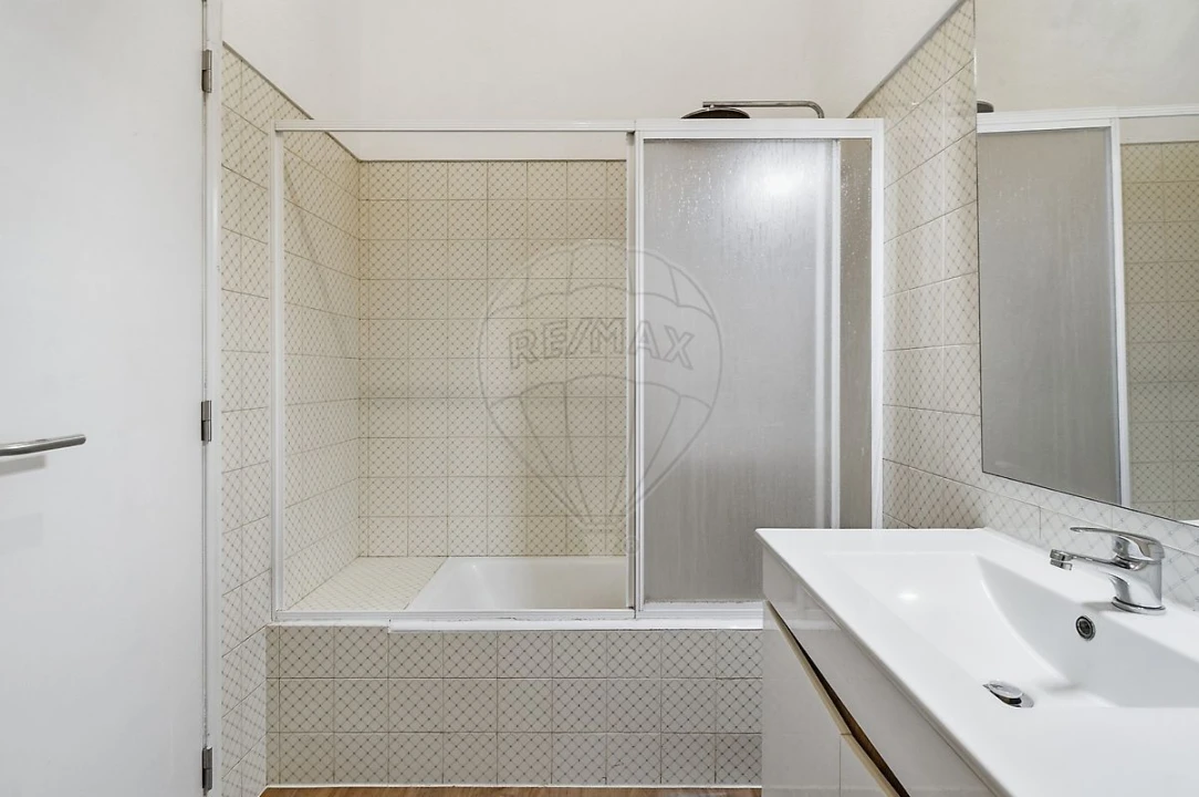 Apartamento T1 para Venda em Santa Maria, São Pedro e Matacães Foto 15