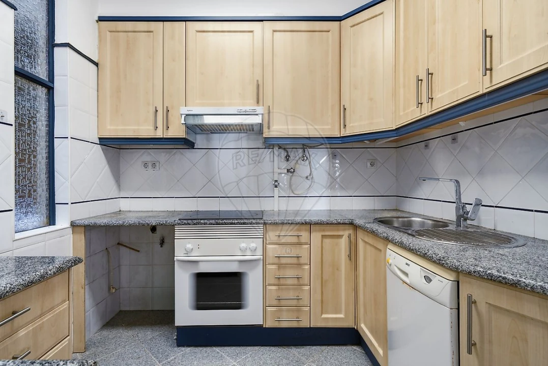 Apartamento T1 para Venda em Santa Maria, São Pedro e Matacães Foto 12