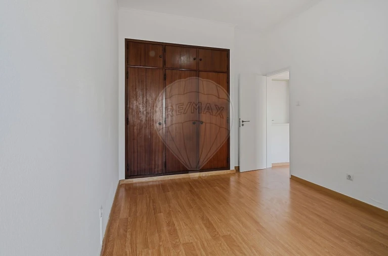 Apartamento T1 para Venda em Santa Maria, São Pedro e Matacães Foto 7