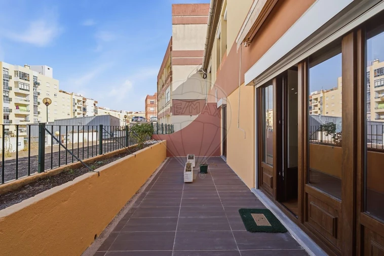 Apartamento T1 para Venda em Santa Maria, São Pedro e Matacães Foto 18