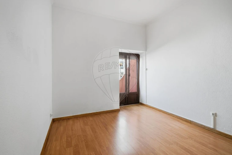 Apartamento T1 para Venda em Santa Maria, São Pedro e Matacães Foto 5
