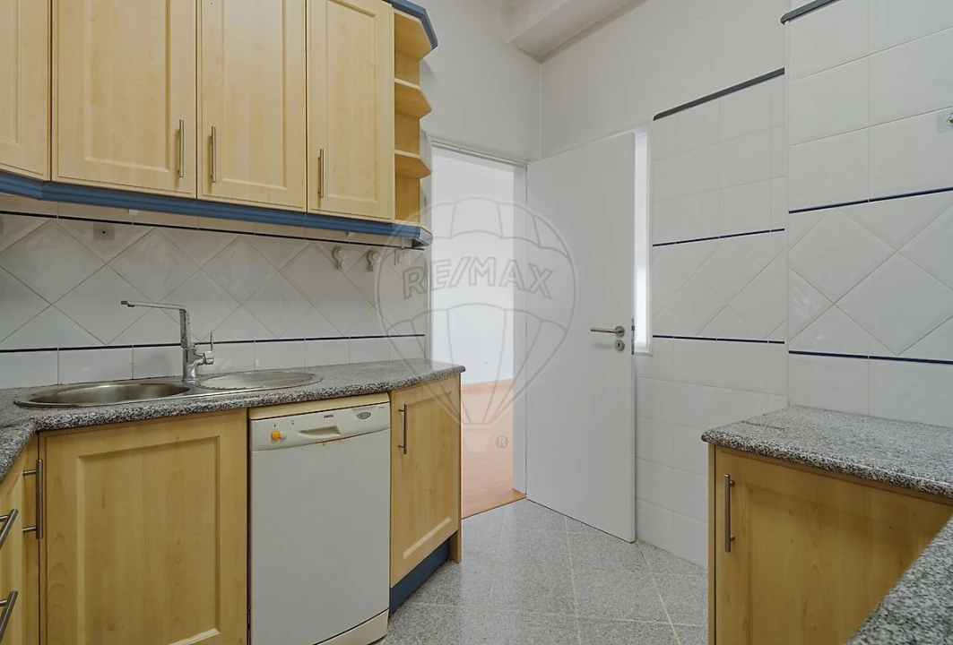 Apartamento T1 para Venda em Santa Maria, São Pedro e Matacães Foto 13