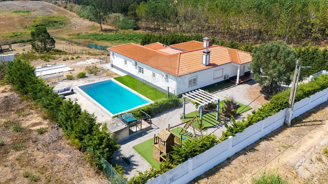 Moradia T3 para Venda em A dos Cunhados e Maceira Foto 1