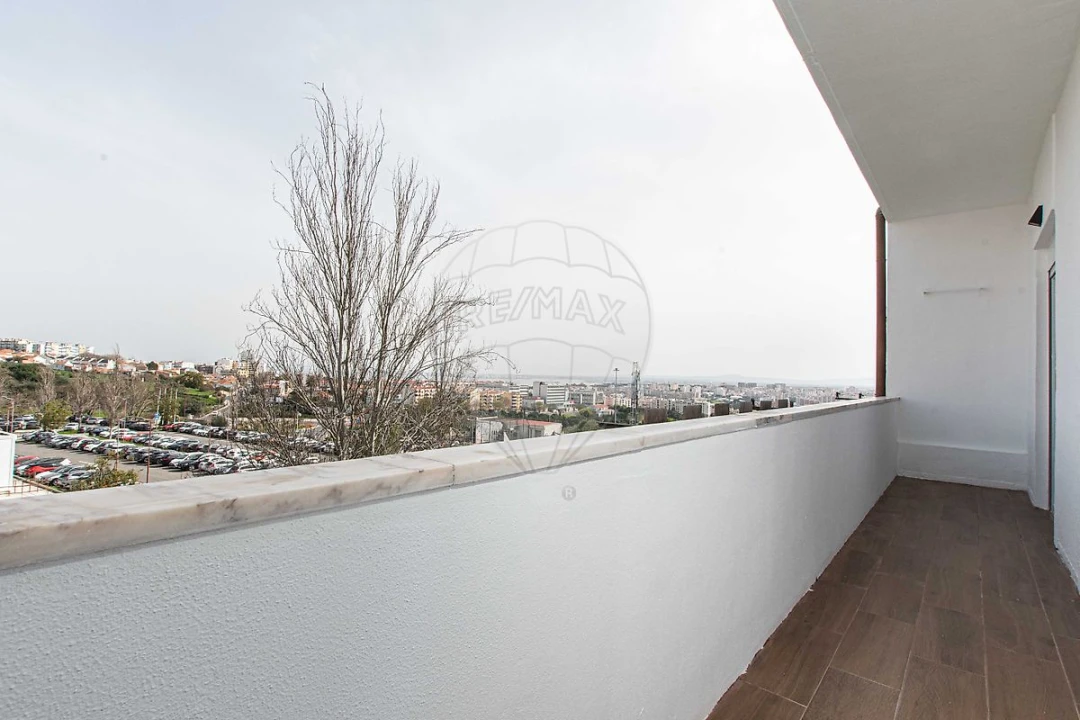 Apartamento T3 para Arrendamento em Almada, Cova da Piedade, Pragal e Cacilhas Foto 8