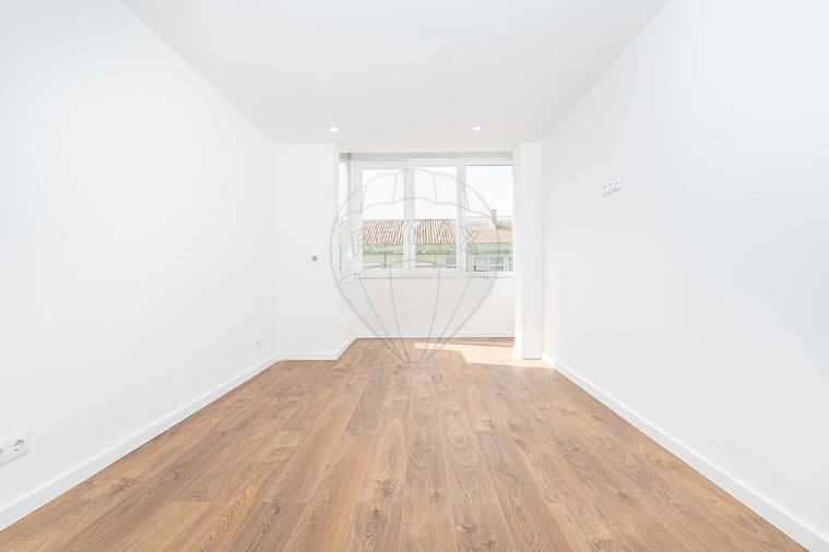 Apartamento T3 para Arrendamento em Almada, Cova da Piedade, Pragal e Cacilhas Foto 19