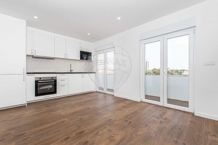 Apartamento T3 para Arrendamento em Almada, Cova da Piedade, Pragal e Cacilhas Foto 3