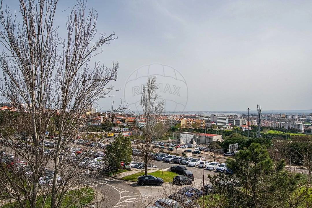 Apartamento T3 para Arrendamento em Almada, Cova da Piedade, Pragal e Cacilhas Foto 11