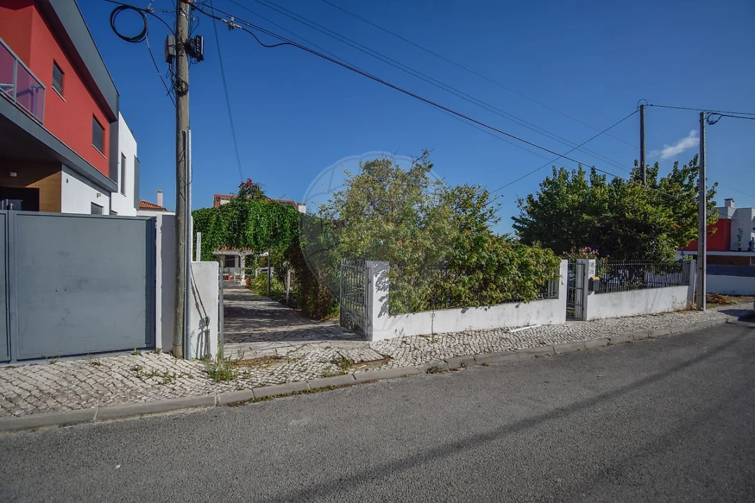 Moradia T2 para Venda em Quinta do Conde Foto 16