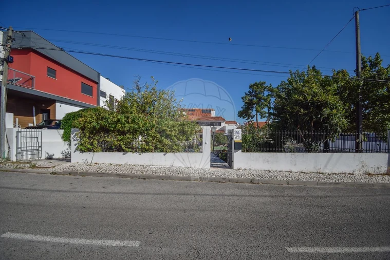 Moradia T2 para Venda em Quinta do Conde Foto 15