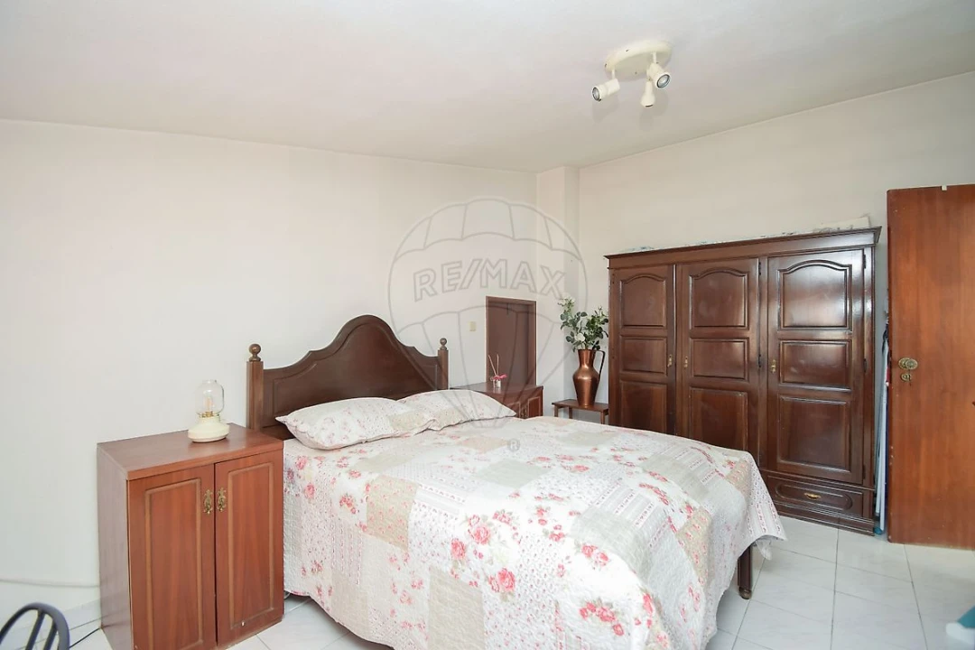 Moradia T2 para Venda em Quinta do Conde Foto 40