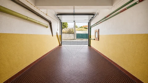 Garagem para Venda em Charneca de Caparica e Sobreda