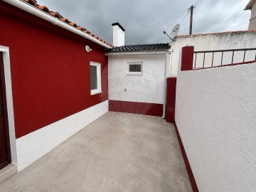 Moradia T2 para Venda em Alenquer (Santo Estêvão e Triana)