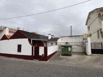 Moradia T2 para Venda em Alenquer (Santo Estêvão e Triana)