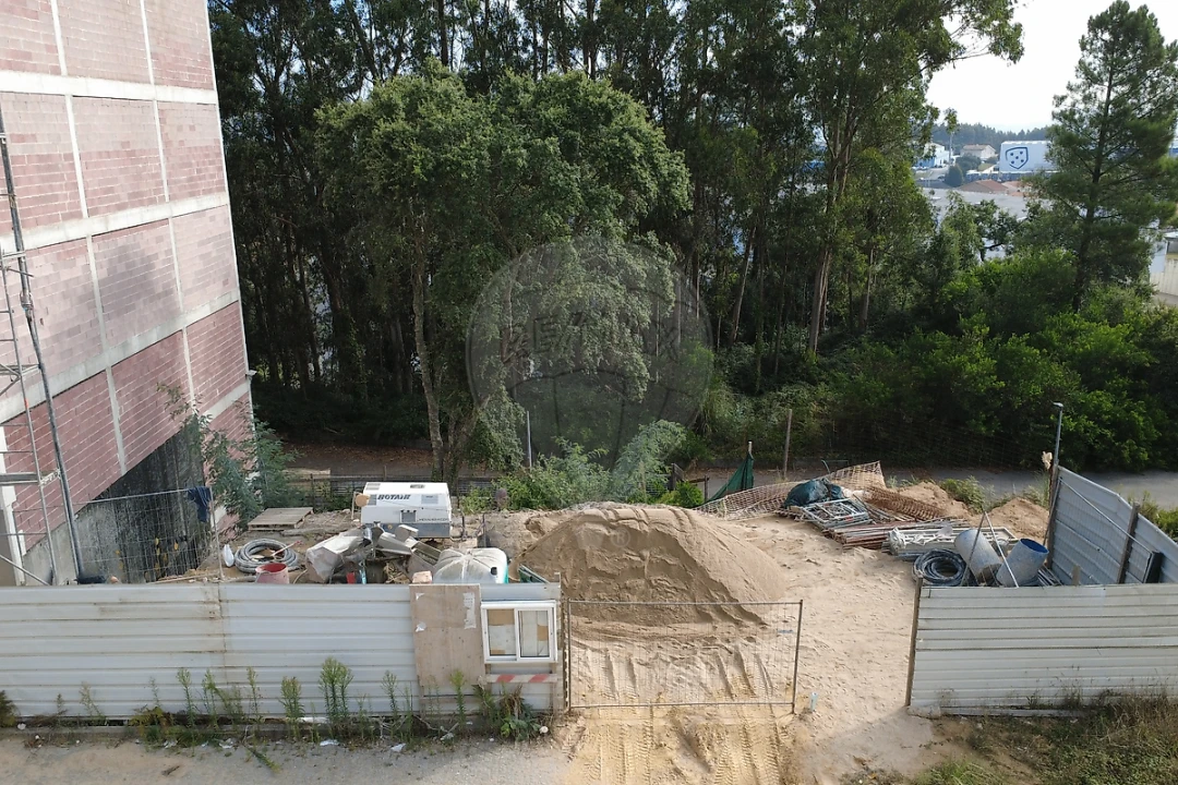Terreno para Venda em Pedroso e Seixezelo Foto 1