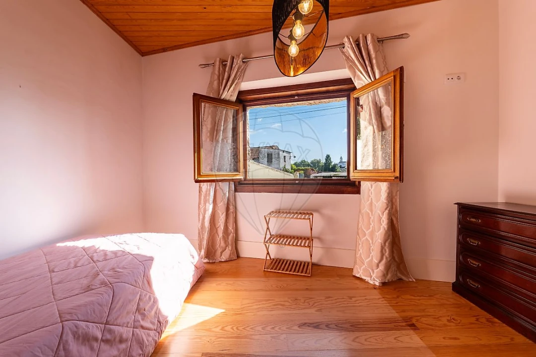 Moradia T3 para Venda em Rio Maior Foto 2