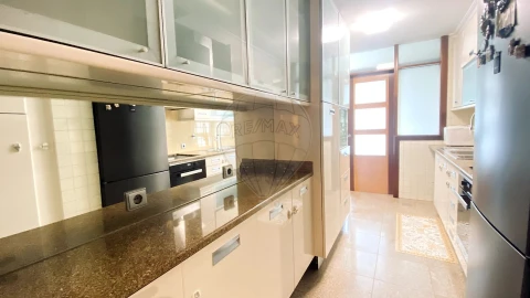 Apartamento T5 para Venda em Cedofeita, Santo Ildefonso, Sé, Miragaia, São Nicolau e Vitória