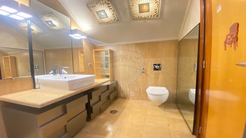 Apartamento T5 para Venda em Cedofeita, Santo Ildefonso, Sé, Miragaia, São Nicolau e Vitória