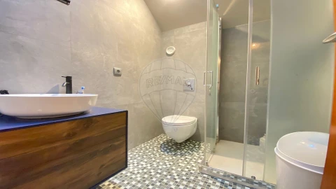 Apartamento T5 para Venda em Cedofeita, Santo Ildefonso, Sé, Miragaia, São Nicolau e Vitória