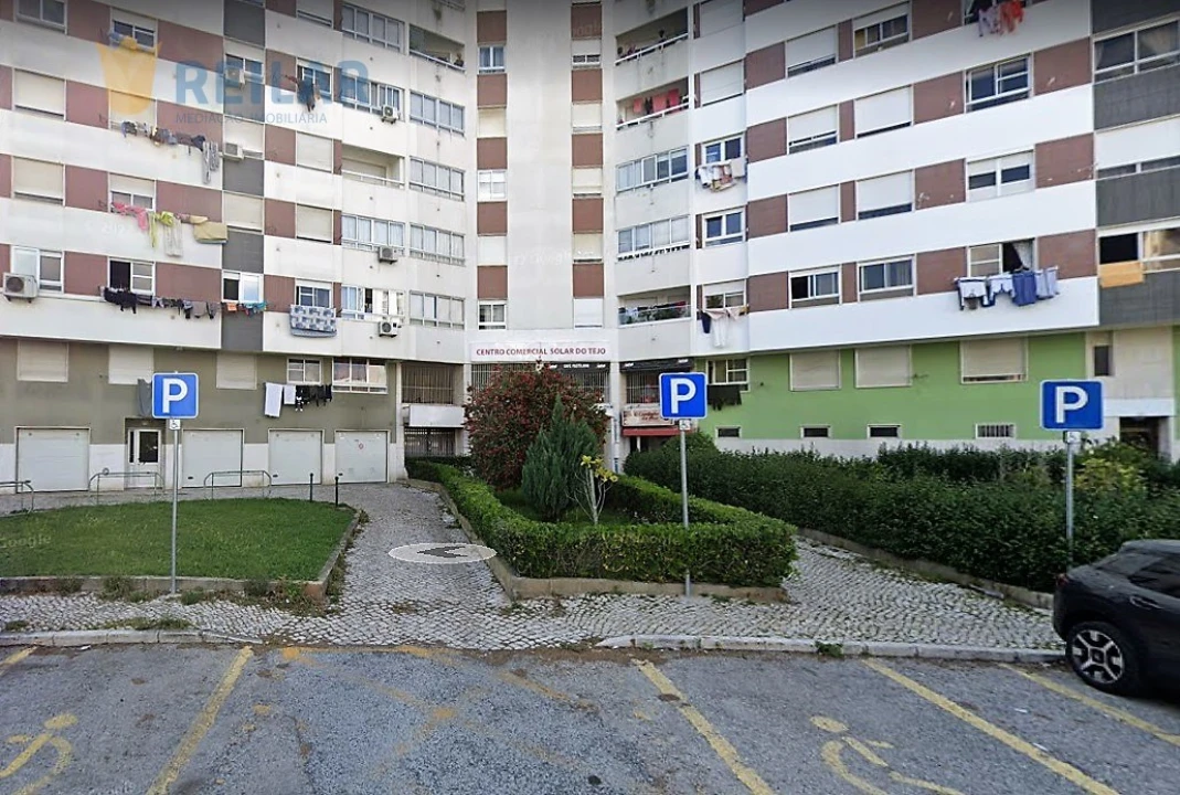 Loja para Arrendamento em Póvoa de Santa Iria e Forte da Casa Foto 1