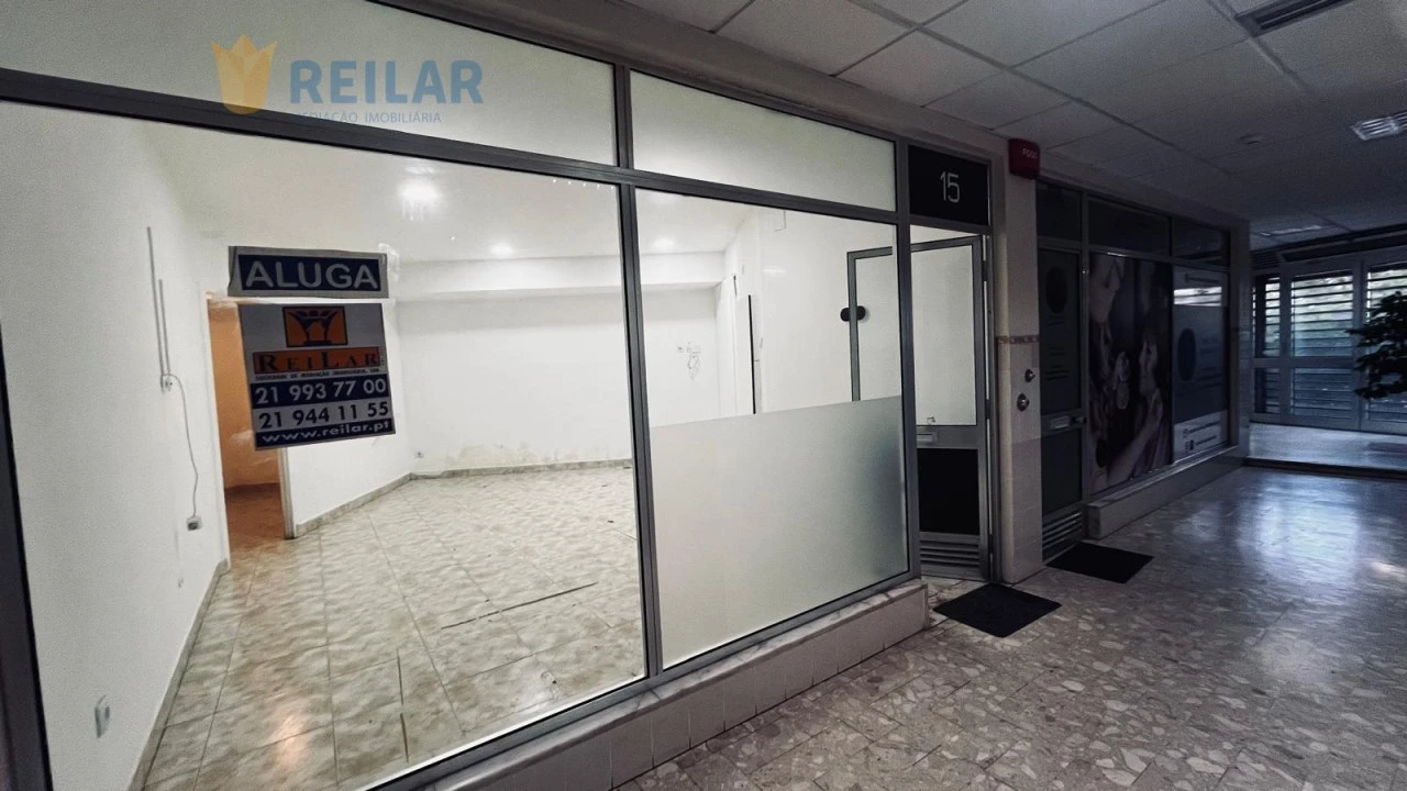 Loja para Arrendamento em Póvoa de Santa Iria e Forte da Casa Foto 2