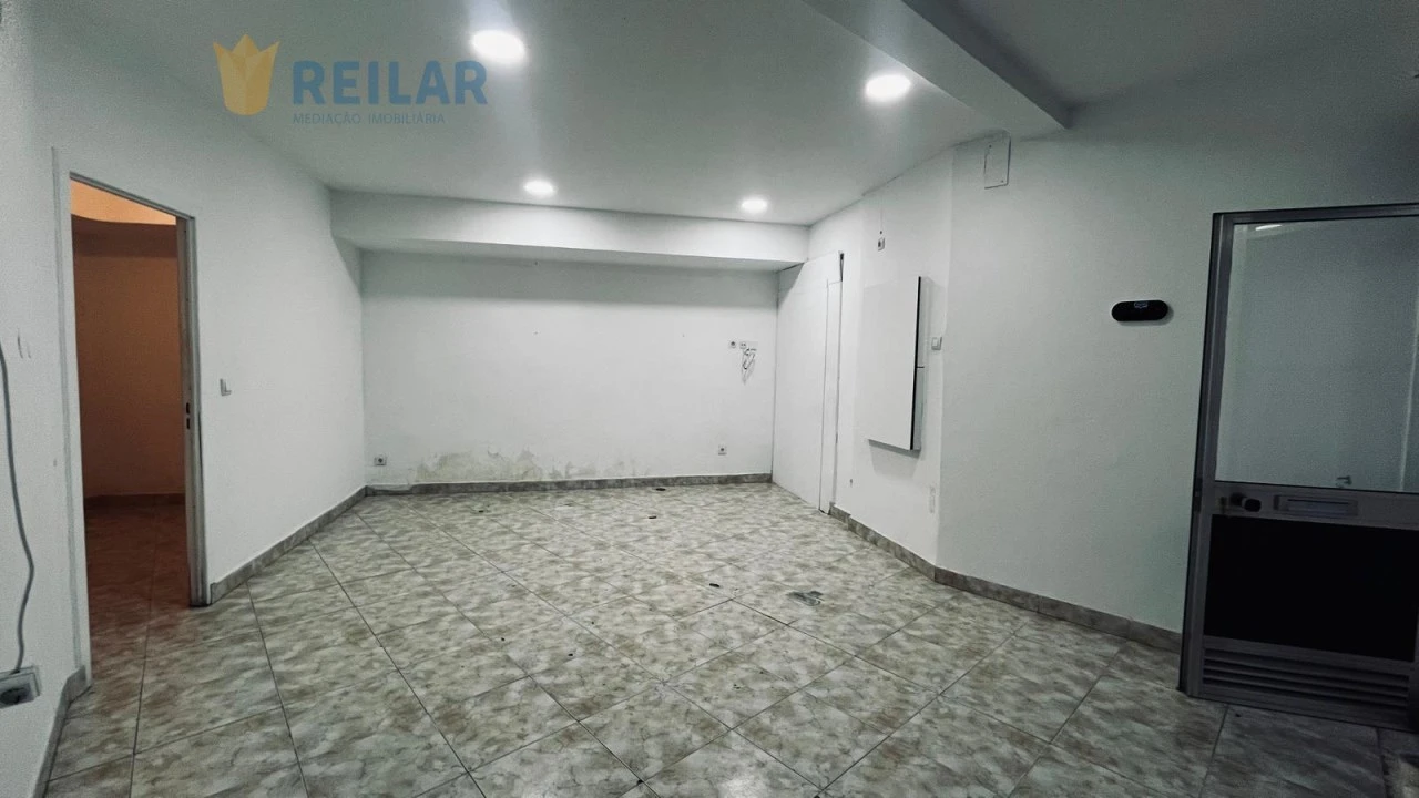 Loja para Arrendamento em Póvoa de Santa Iria e Forte da Casa Foto 5