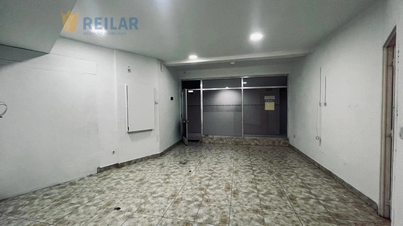 Loja para Arrendamento em Póvoa de Santa Iria e Forte da Casa Foto 3