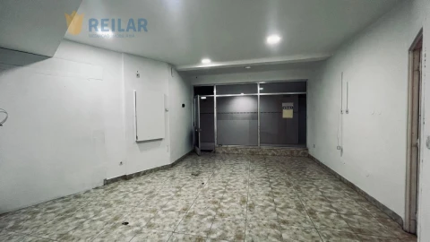 Loja para Arrendamento em Póvoa de Santa Iria e Forte da Casa
