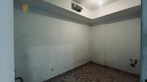 Loja para Arrendamento em Póvoa de Santa Iria e Forte da Casa