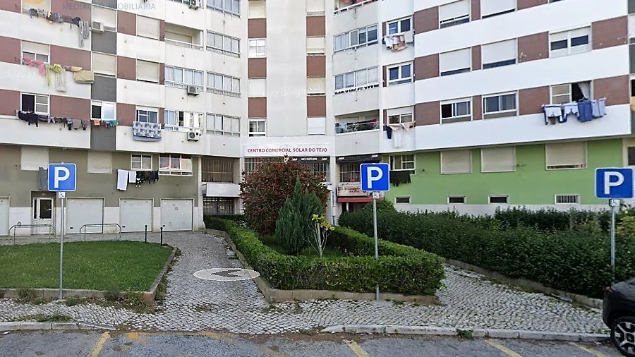 Loja para Arrendamento em Póvoa de Santa Iria e Forte da Casa