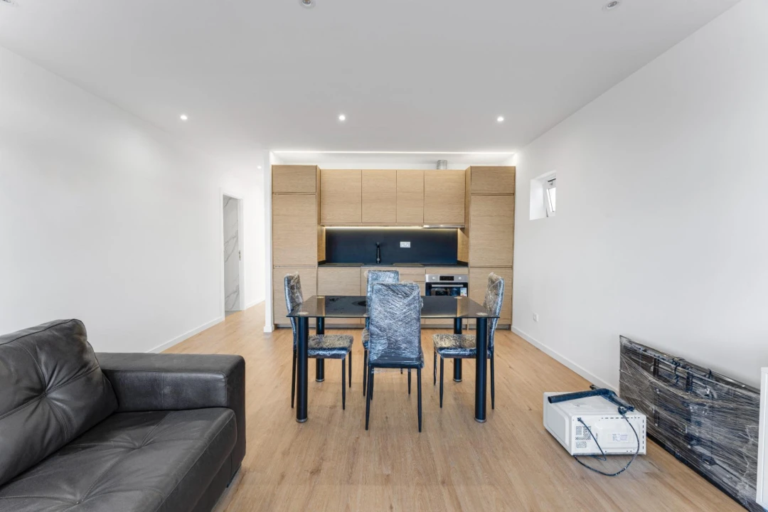 Apartamento T2 para Venda em Agualva e Mira-Sintra Foto 4