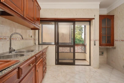 Apartamento T3 para Venda em Baixa da Banheira e Vale da Amoreira