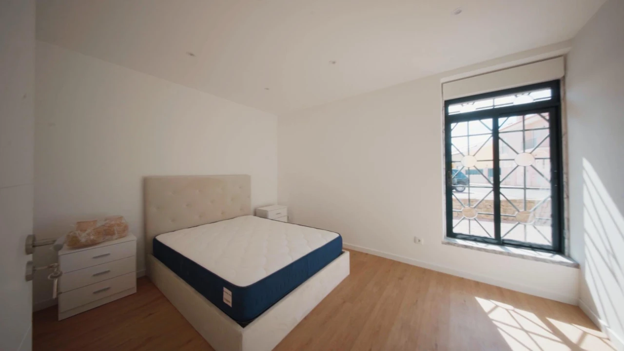 Apartamento T2 para Venda em Agualva e Mira-Sintra Foto 14