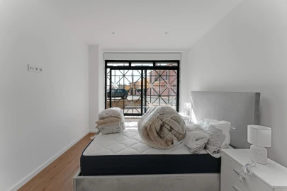 Apartamento T2 para Venda em Agualva e Mira-Sintra